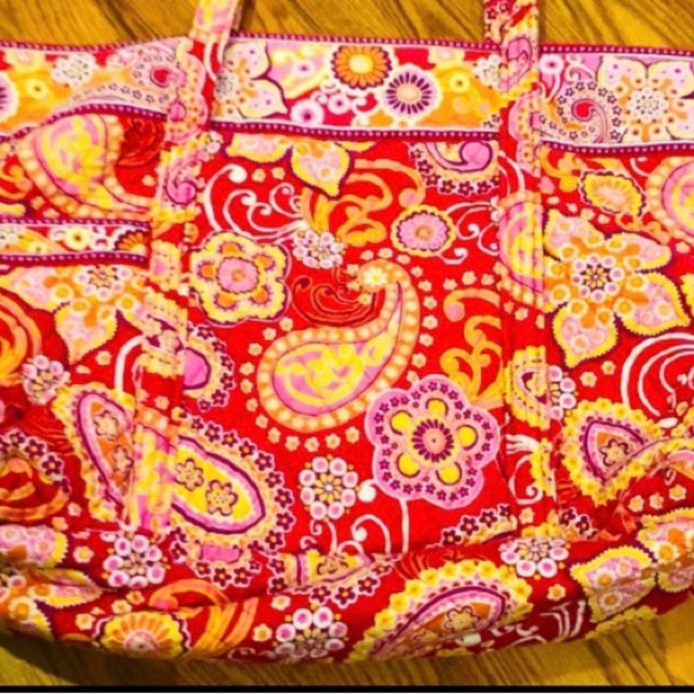 Vera Bradley Paisley Rasberry Fizz Large Shoulder Weekend Bag Quilted Cotton - Picture 3 of 4